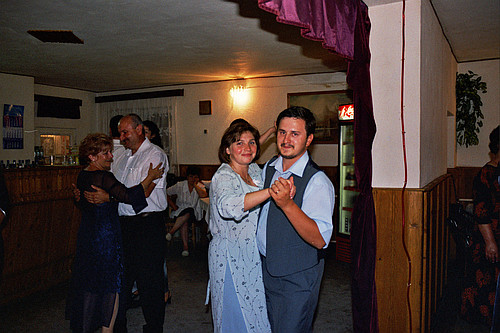 &copy; <a href='http://rtol.de' title='Dynamische Webseiten mit (X)HTML, PHP, MySQL und CSS für Ihren Internet-Auftritt' target='_blank'>Thiel-IT</a>
Orthodoxe Hochzeit
August 2002
Rumänienfotos