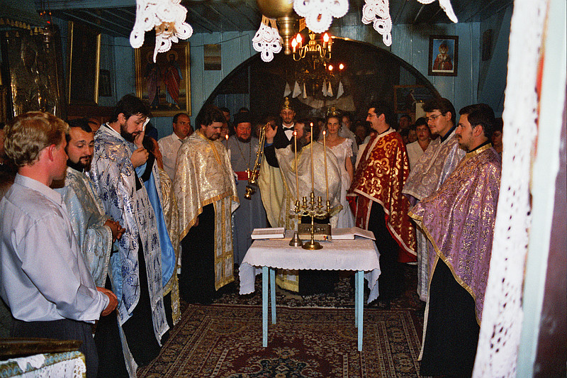 &copy; <a href='http://rtol.de' title='Dynamische Webseiten mit (X)HTML, PHP, MySQL und CSS für Ihren Internet-Auftritt' target='_blank'>Thiel-IT</a>
Orthodoxe Hochzeit
August 2002
Rumänienfotos