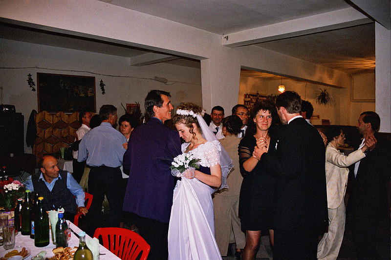 &copy; <a href='http://rtol.de' title='Dynamische Webseiten mit (X)HTML, PHP, MySQL und CSS für Ihren Internet-Auftritt' target='_blank'>Thiel-IT</a>
Orthodoxe Hochzeit
August 2002
Rumänienfotos