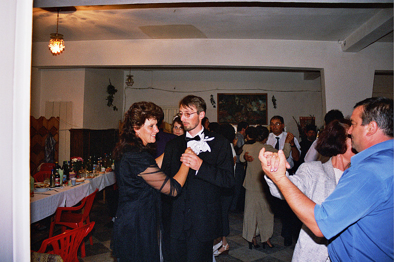 &copy; <a href='http://rtol.de' title='Dynamische Webseiten mit (X)HTML, PHP, MySQL und CSS für Ihren Internet-Auftritt' target='_blank'>Thiel-IT</a>
Orthodoxe Hochzeit
August 2002
Rumänienfotos