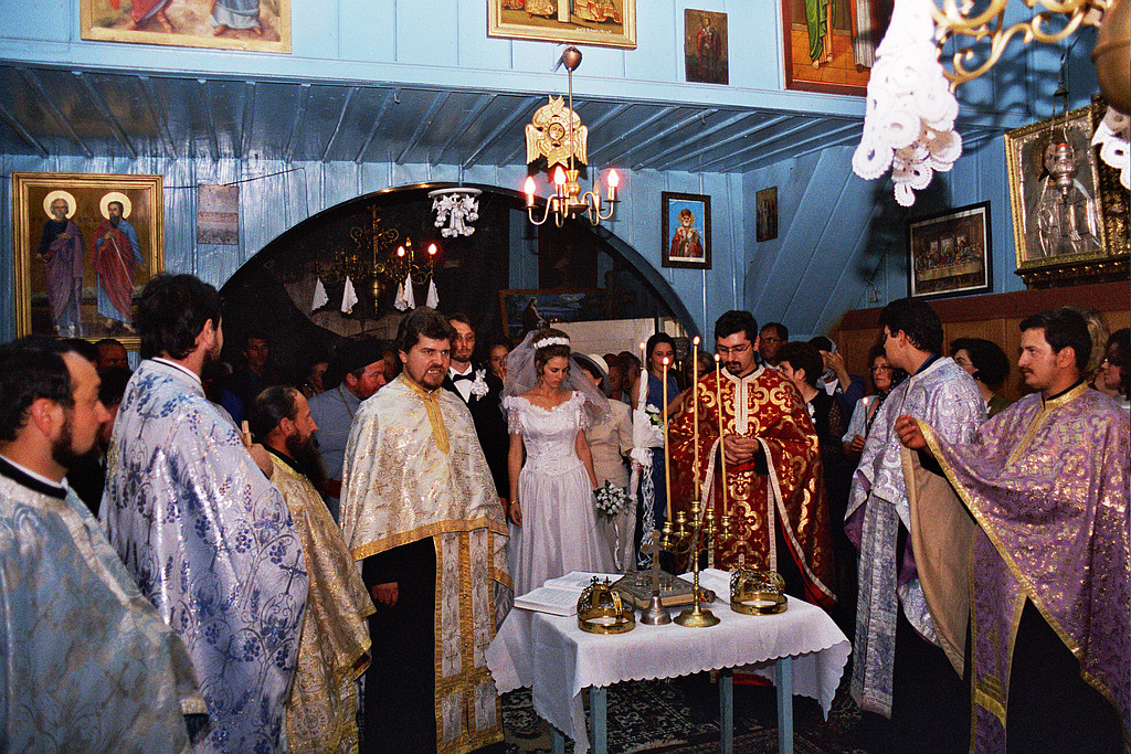 &copy; <a href='http://rtol.de' title='Dynamische Webseiten mit (X)HTML, PHP, MySQL und CSS für Ihren Internet-Auftritt' target='_blank'>Thiel-IT</a>
Orthodoxe Hochzeit
August 2002
Rumänienfotos