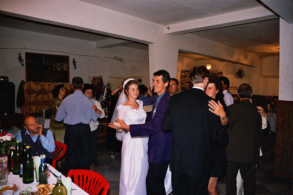 &copy; <a href='http://rtol.de' title='Dynamische Webseiten mit (X)HTML, PHP, MySQL und CSS für Ihren Internet-Auftritt' target='_blank'>Thiel-IT</a>
Orthodoxe Hochzeit
August 2002
Rumänienfotos