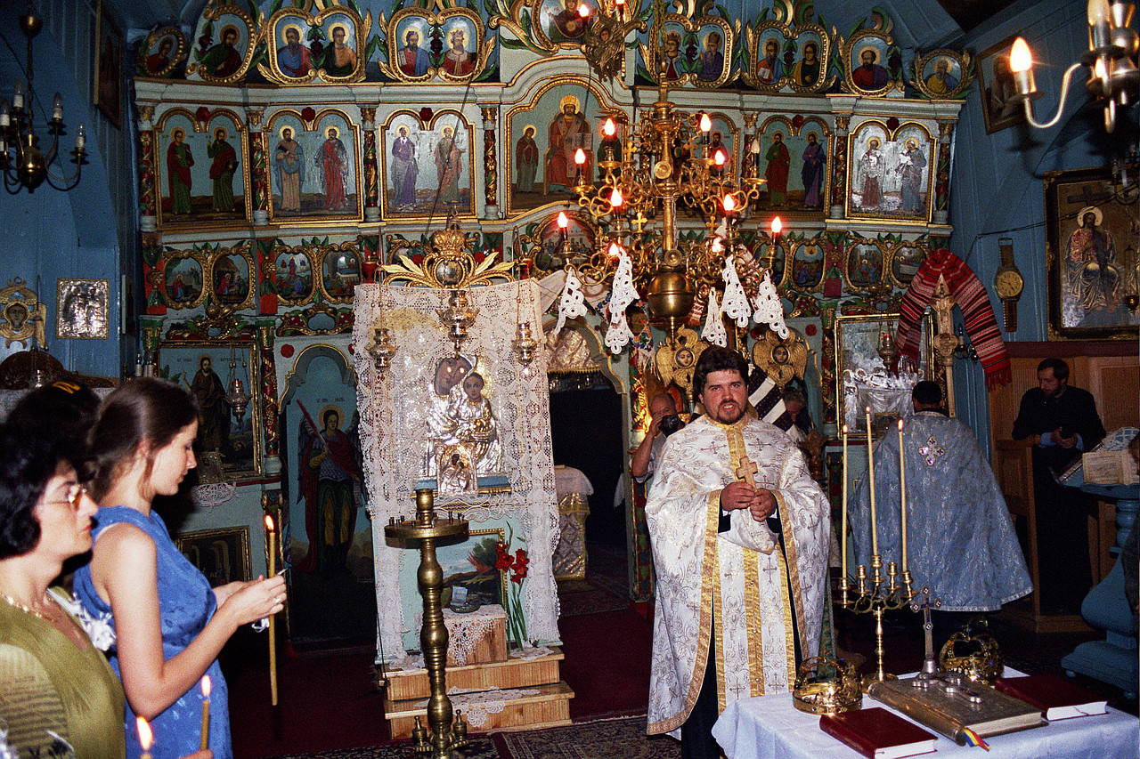 &copy; <a href='http://rtol.de' title='Dynamische Webseiten mit (X)HTML, PHP, MySQL und CSS für Ihren Internet-Auftritt' target='_blank'>Thiel-IT</a>
Orthodoxe Hochzeit
August 2002
Rumänienfotos