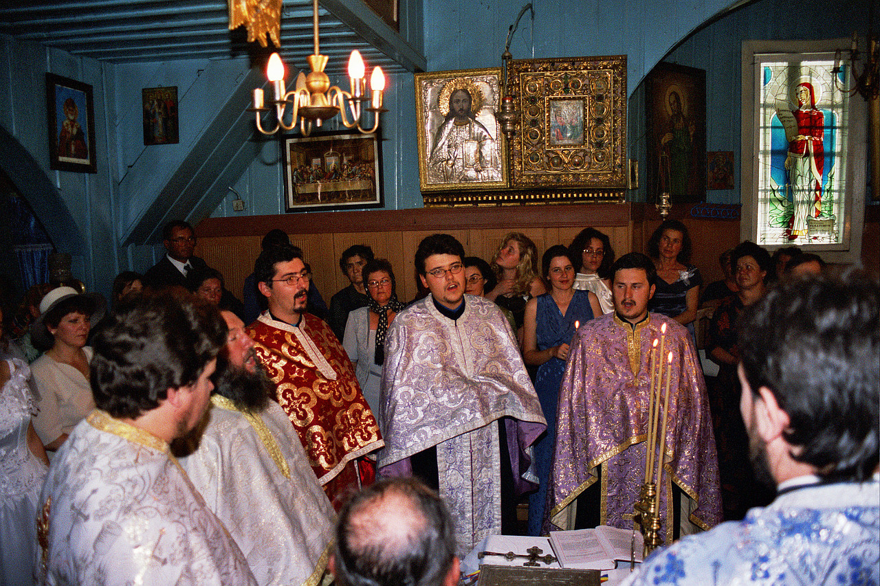 &copy; <a href='http://rtol.de' title='Dynamische Webseiten mit (X)HTML, PHP, MySQL und CSS für Ihren Internet-Auftritt' target='_blank'>Thiel-IT</a>
Orthodoxe Hochzeit
August 2002
Rumänienfotos