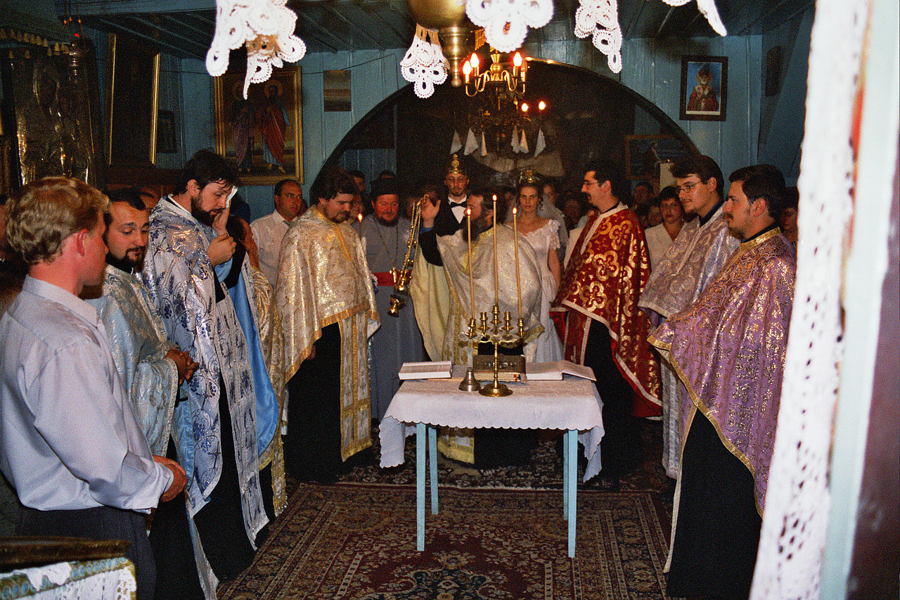 &copy; <a href='http://rtol.de' title='Dynamische Webseiten mit (X)HTML, PHP, MySQL und CSS für Ihren Internet-Auftritt' target='_blank'>Thiel-IT</a>
Orthodoxe Hochzeit
August 2002
Rumänienfotos