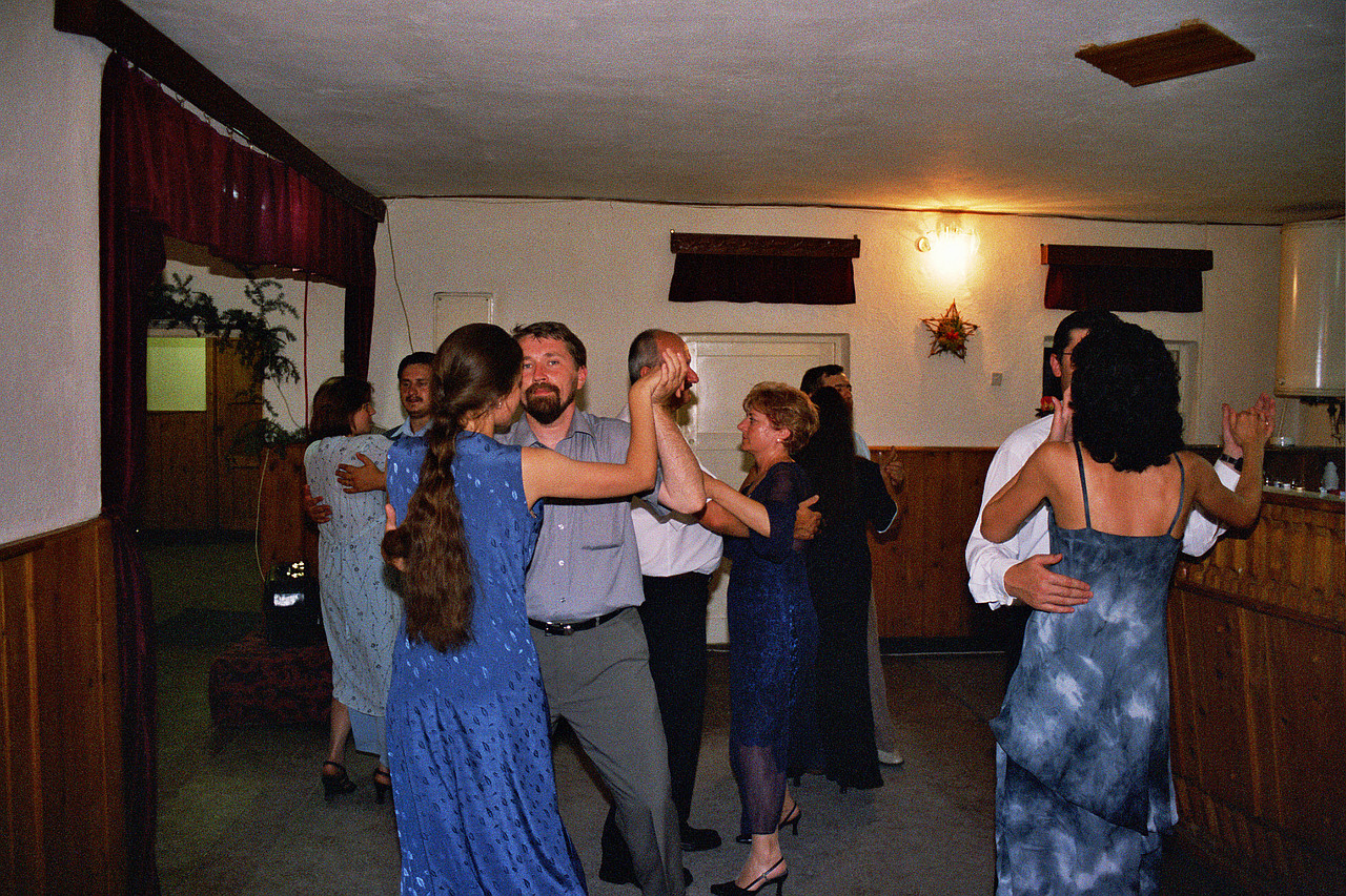 &copy; <a href='http://rtol.de' title='Dynamische Webseiten mit (X)HTML, PHP, MySQL und CSS für Ihren Internet-Auftritt' target='_blank'>Thiel-IT</a>
Orthodoxe Hochzeit
August 2002
Rumänienfotos