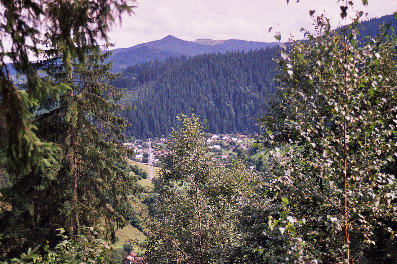 &copy; <a href='http://rtol.de' title='Dynamische Webseiten mit (X)HTML, PHP, MySQL und CSS für Ihren Internet-Auftritt' target='_blank'>Thiel-IT</a>
Holda von oben
August 2002
Rumänienfotos