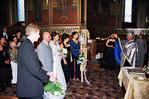 &copy; R.Thiel
Kirche (Biserica)
Hochzeit in Sinaia/Buşteni/Bucegi
Rumänienfotos