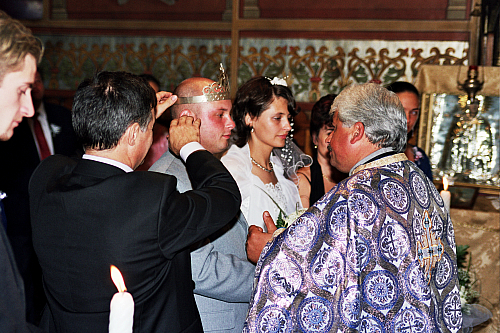 &copy; R.Thiel
Kirche (Biserica)
Hochzeit in Sinaia/Buşteni/Bucegi
Rumänienfotos