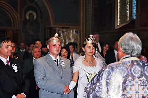 &copy; R.Thiel
Kirche (Biserica)
Hochzeit in Sinaia/Buşteni/Bucegi
Rumänienfotos
