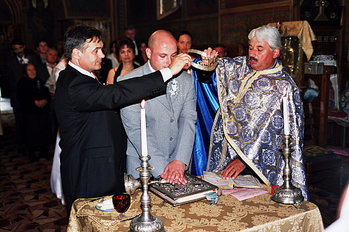 &copy; R.Thiel
Kirche (Biserica)
Hochzeit in Sinaia/Buşteni/Bucegi
Rumänienfotos