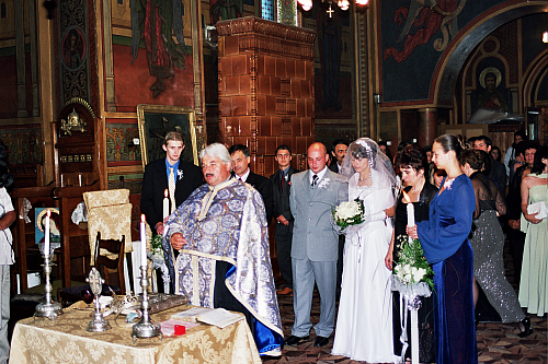 &copy; R.Thiel
Kirche (Biserica)
Hochzeit in Sinaia/Buşteni/Bucegi
Rumänienfotos