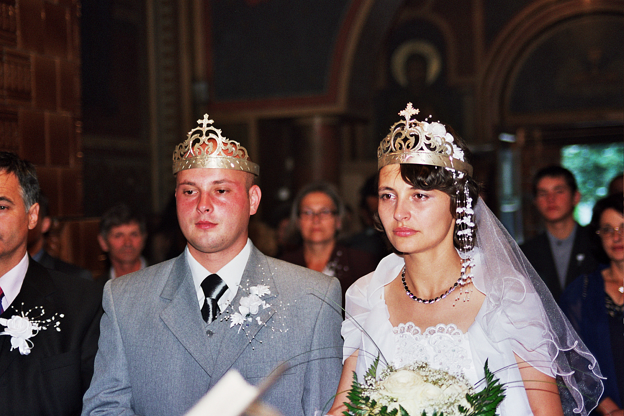 &copy; R.Thiel
Kirche (Biserica)
Hochzeit in Sinaia/Buşteni/Bucegi
Rumänienfotos